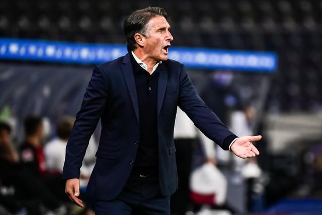 出手锐减10次！阿卡夫：第一场我打得像高中生 今天尝试放慢节奏